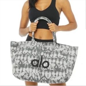 Alo Yoga Tote (NWT)